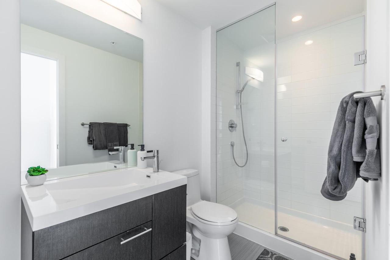Luxury 2 Bedroom In The Heart Of Entertainment District W/ Cn Tower View Toronto Eksteriør billede