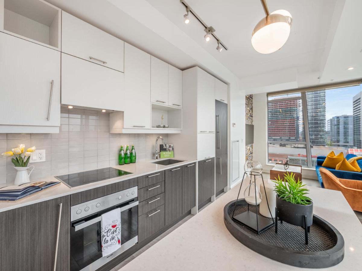Luxury 2 Bedroom In The Heart Of Entertainment District W/ Cn Tower View Toronto Eksteriør billede